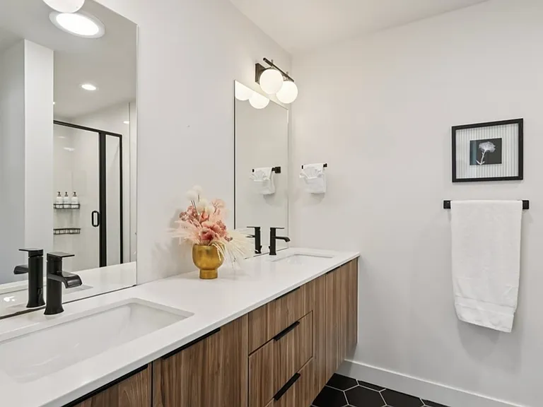 71 W Dravus St — Photo 12