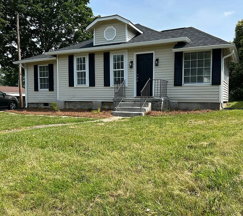 400 W 25th St