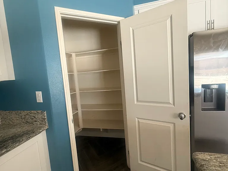 12992 Ivy Hill Ct — Photo 2
