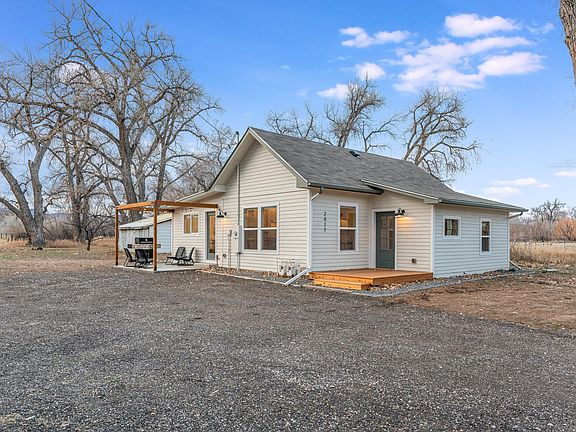 3rd image of 2417 N Overland Trl