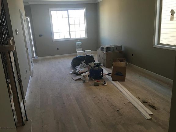 3rd image of 90 Cortlandt St