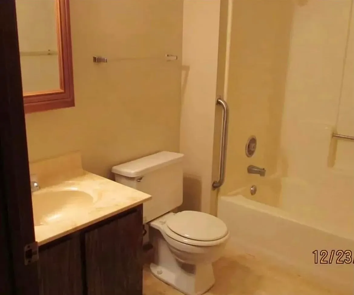 3 bed, 1027 sqft, $1,260 — Photo 3