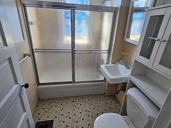 4th image of 29 Newcastle Rd