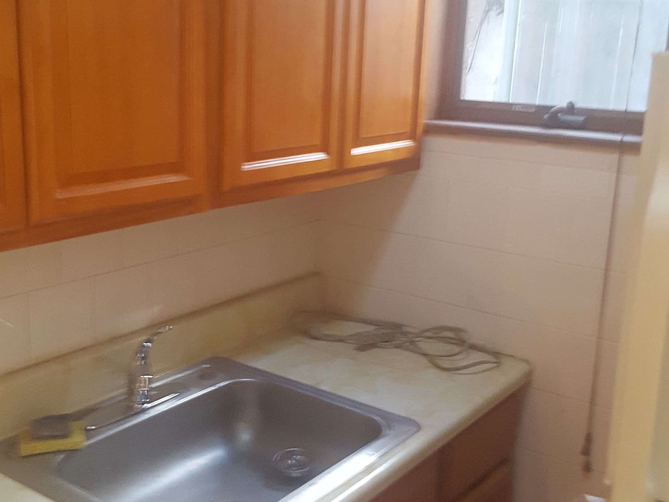 1st image of 568 39th St #2