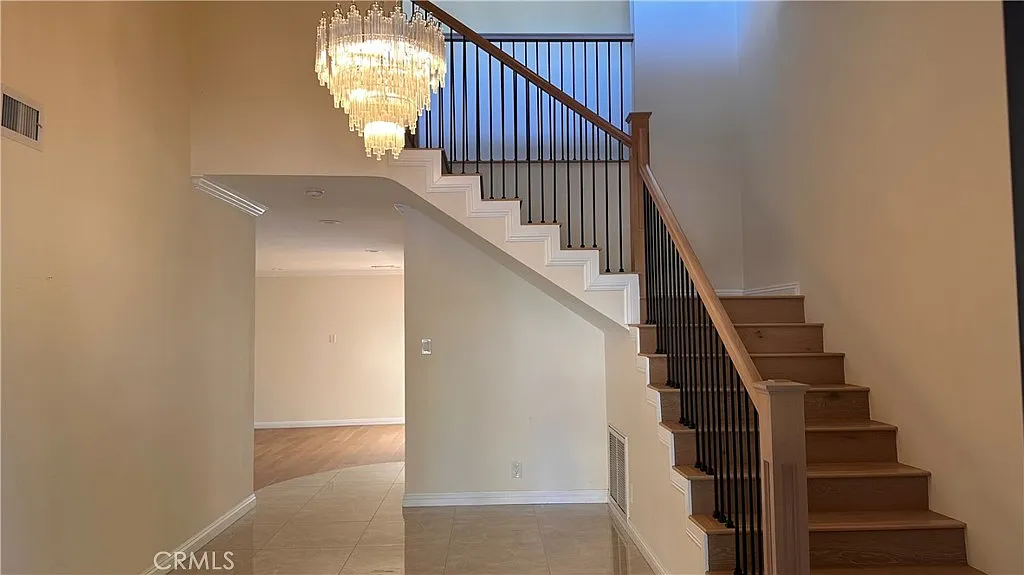 4 bed, 4.5 bath, 2825 sqft, $6,000 — Photo 2