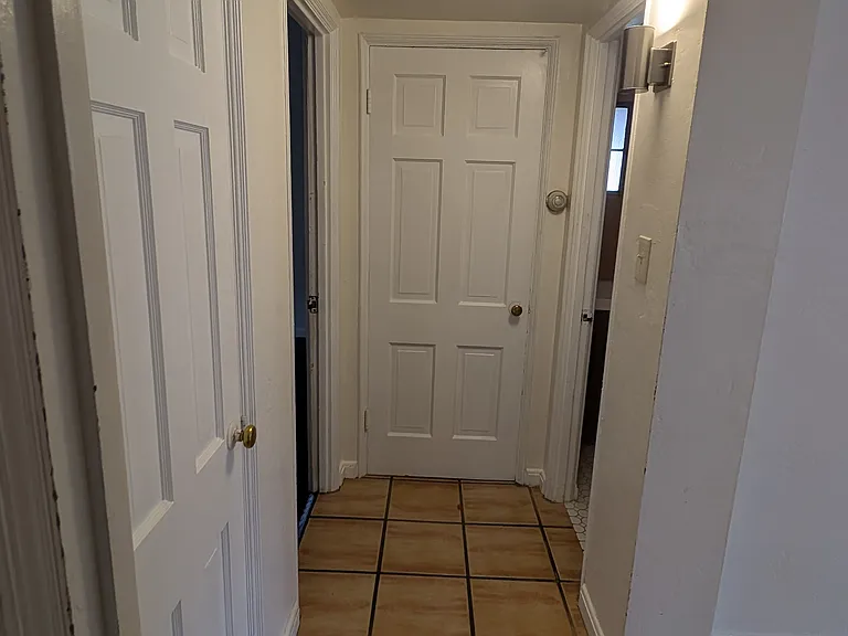 2811 E 6th St #B — Photo 7