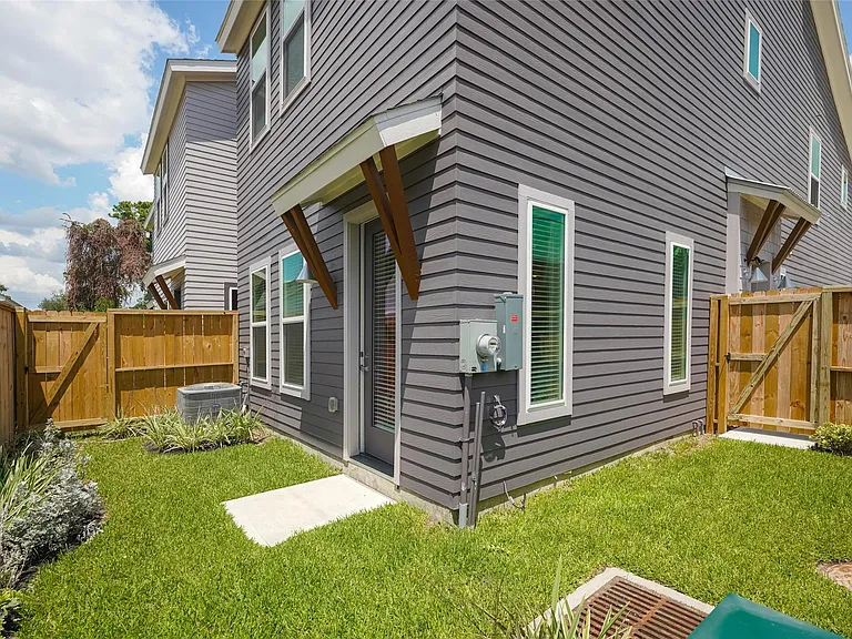 862 Paul Quinn St #B — Photo 33