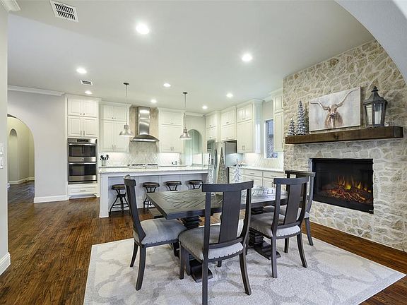4th image of 4611 Desert Willow Dr