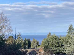 135 Sunningdale Rd W, Qualicum Beach, BC V9K 1K7