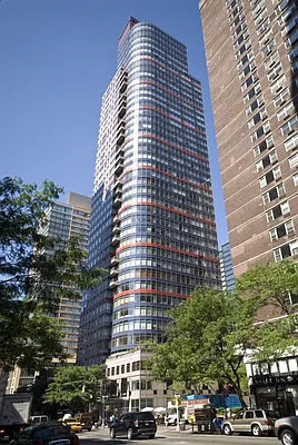 Rented by NextStopNY | media 16