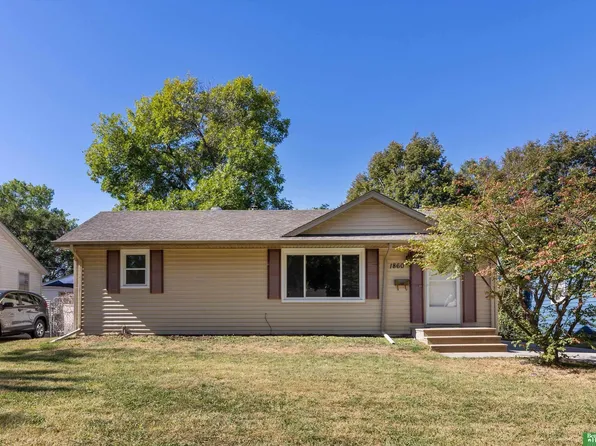 1860 N 84th St, Omaha, NE 68114