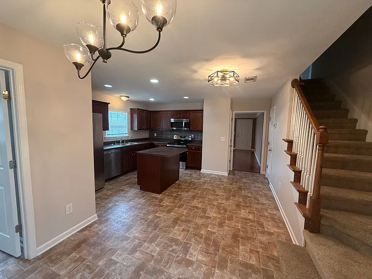 217 Neal Ave — Photo 10