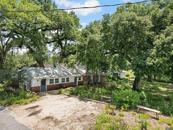 2nd image of 4865 Leonard St
