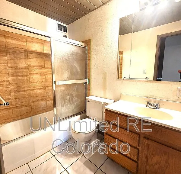 1343 N High St #13 — Photo 6