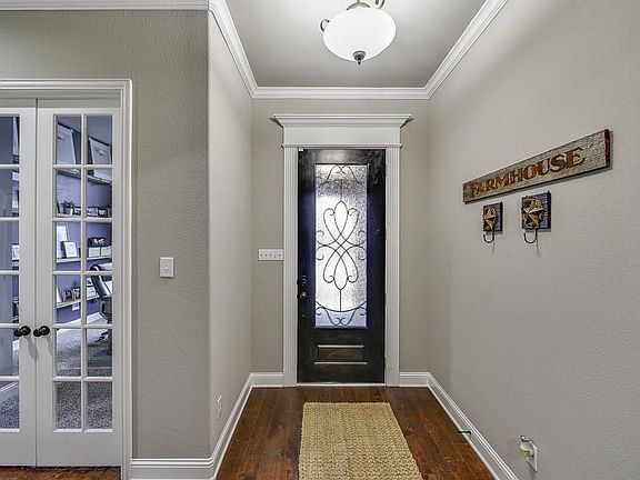 3rd image of 504 Sagebrush Ln
