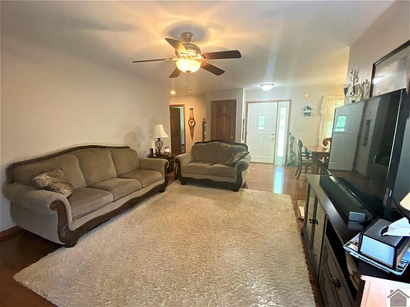 4th image of 172 Summerfield Dr