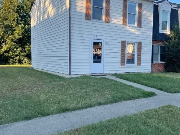 222 Knightsmanor Ct, Richmond, VA 23227