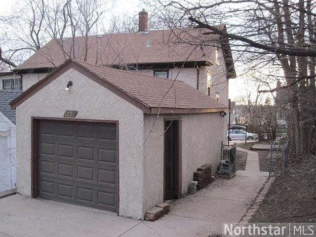 2nd image of 1201 29th NE