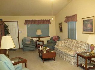 1176 E Apple Lake Dr, Greenfield, IN 46140