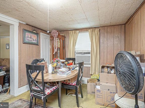5th image of 323 S Main St