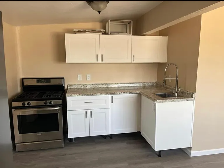 1371 Wenatchee Ave #A — Photo 1