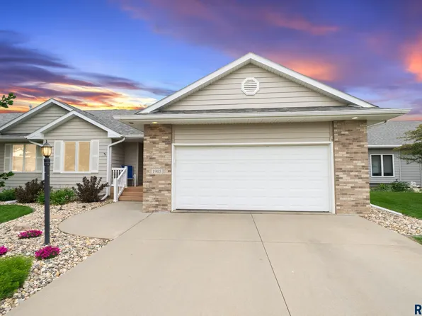 1905 S Wheatland Ct, Sioux Falls, SD 57106