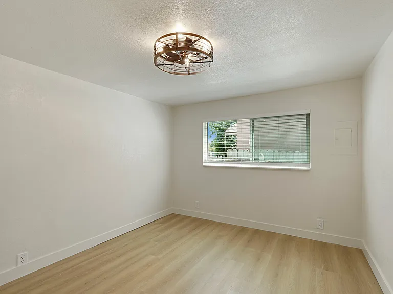 522 S Lincoln Way — Photo 15