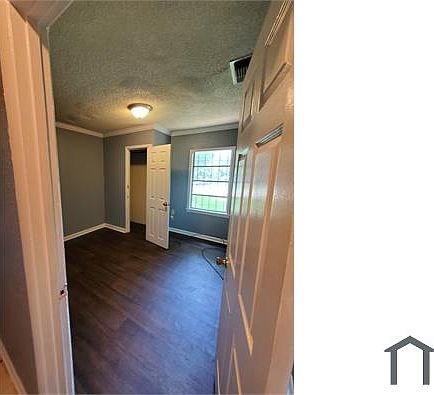 4th image of 4143 Marston Ave