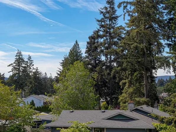 2220 Sooke Rd #304, Colwood, BC V9B 0G9