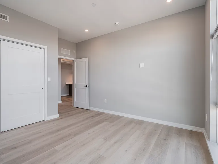 2401 Washington Ave — Photo 51