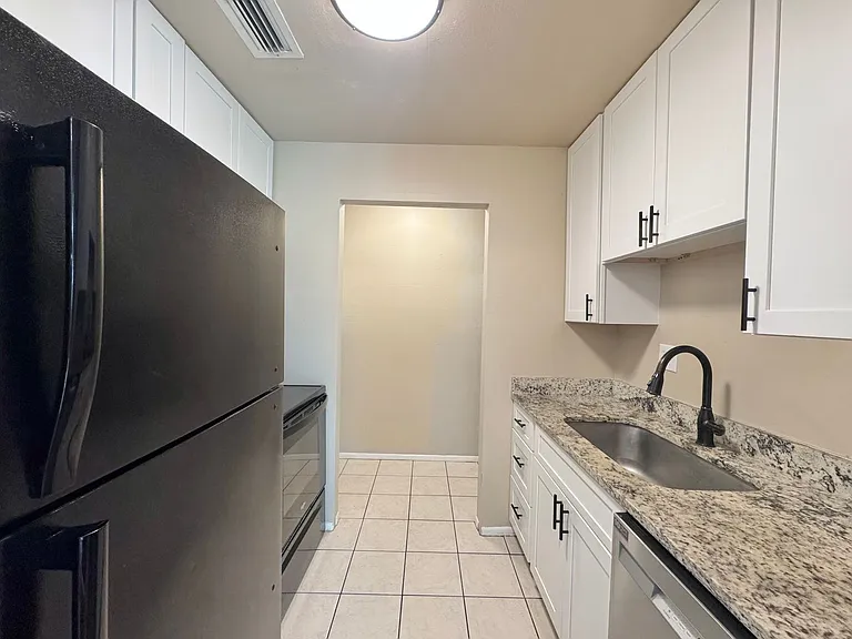 1550 11th St NE #D7 — Photo 13