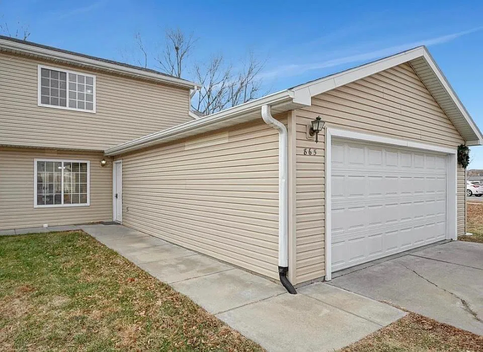 865 Hanneman Dr