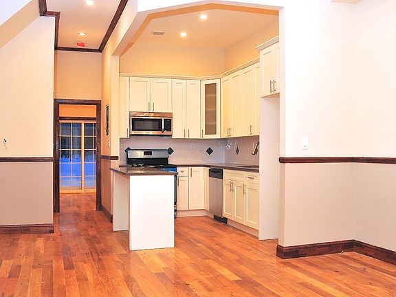 3rd image of 5513 Avenue O