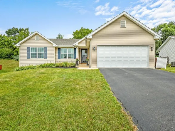 3418 Citadel Dr, Rockford, IL 61109
