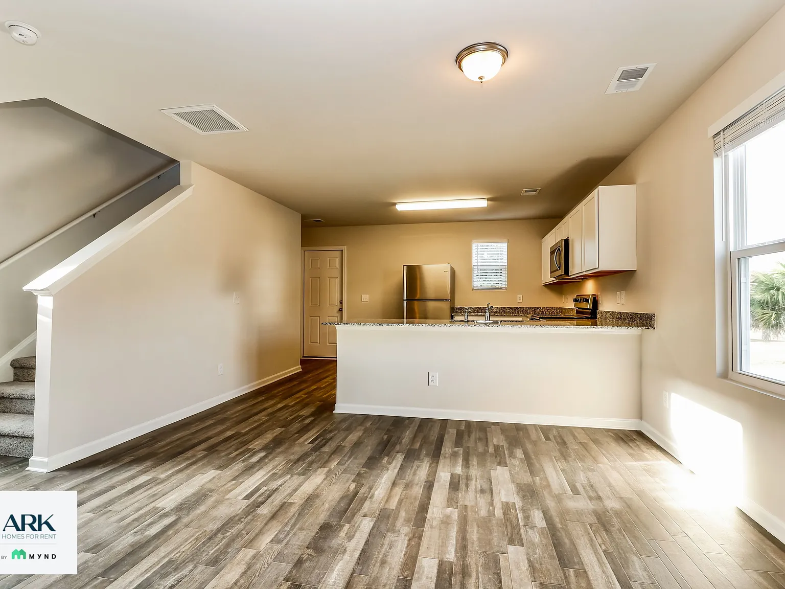 3 bed, 2.5 bath, 1512 sqft, $1,999 — Photo 4