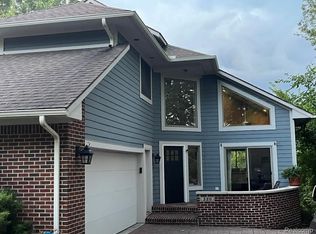 320 Charlevoix St, Commerce Township, MI 48382