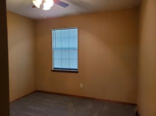 135 SW Donovan Rd, Lees Summit, MO 64063