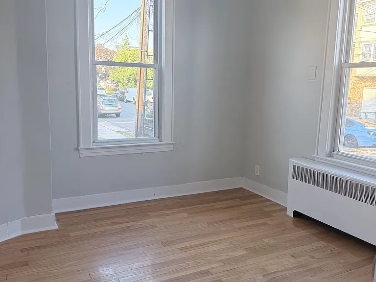 425-427 3rd Ave #B — Photo 20
