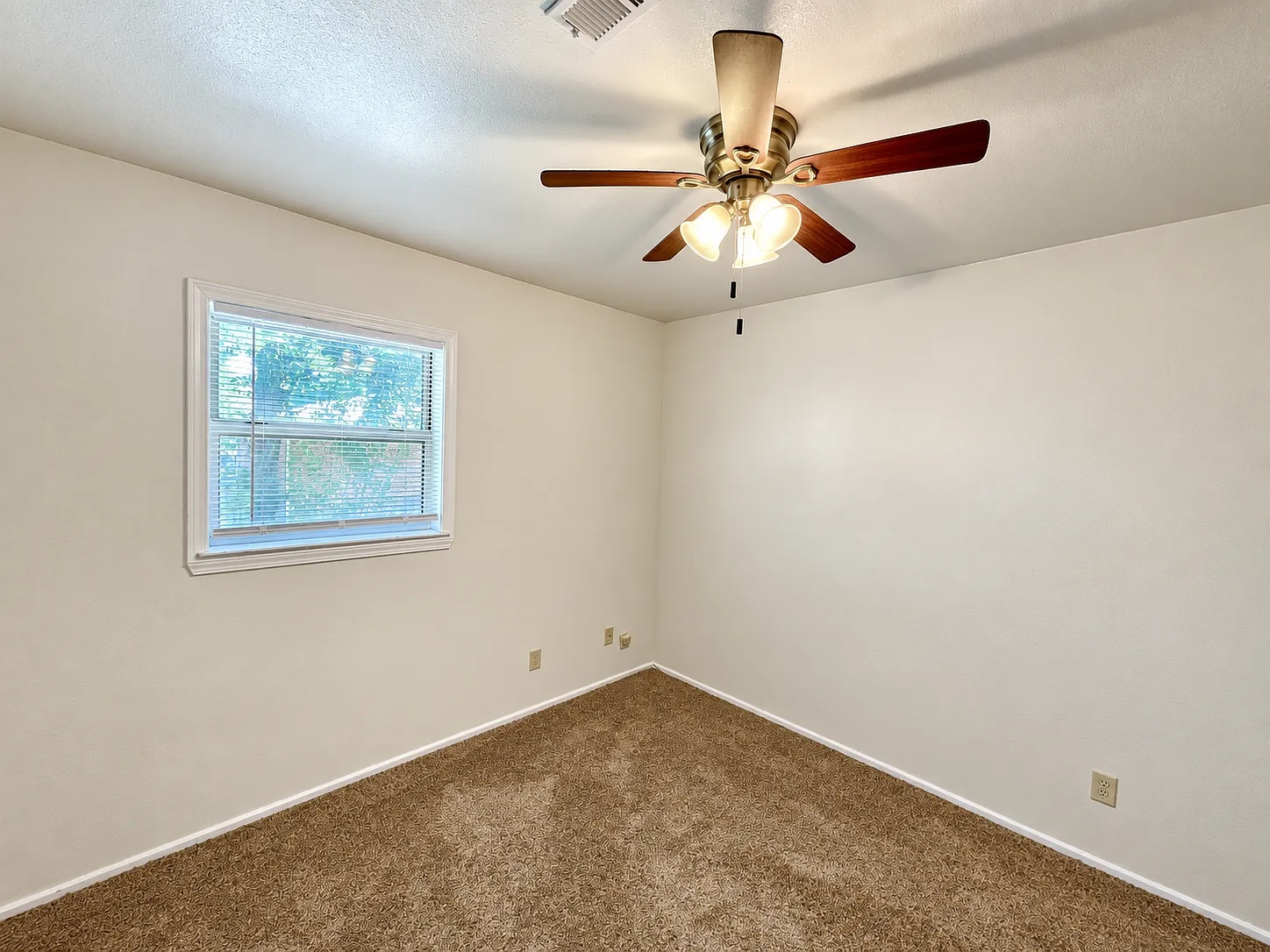 2 bed, $1,075 — Photo 2