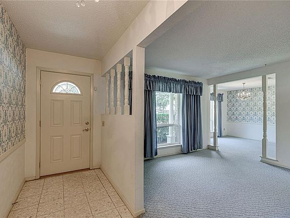 5th image of 301 Hillview Dr