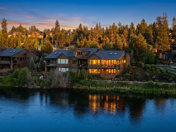 925 SW Theater Dr, Bend, OR 97702