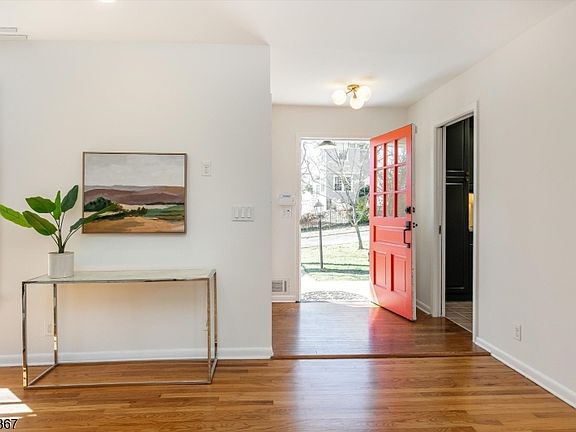 3rd image of 51-53 Durand Rd