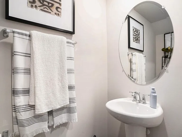 319 Honeystone St — Photo 10
