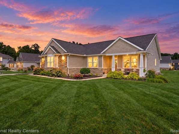 2320 Cypress Point Ct, Howell, MI 48855