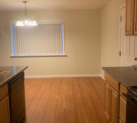 3rd image of 942 Nightingale Dr