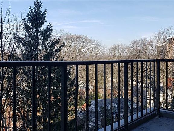 3rd image of 4555 Henry Hudson Pkwy APT 501