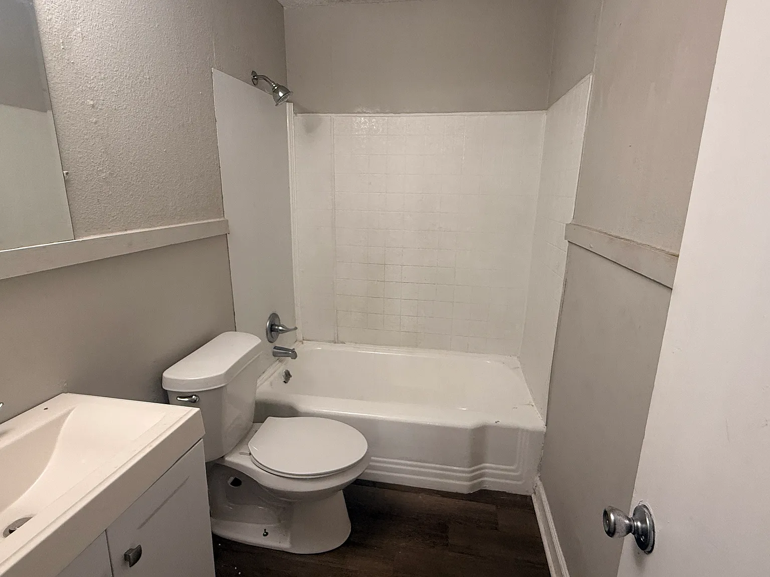 4 bed, 1360 sqft, $1,100 — Photo 3