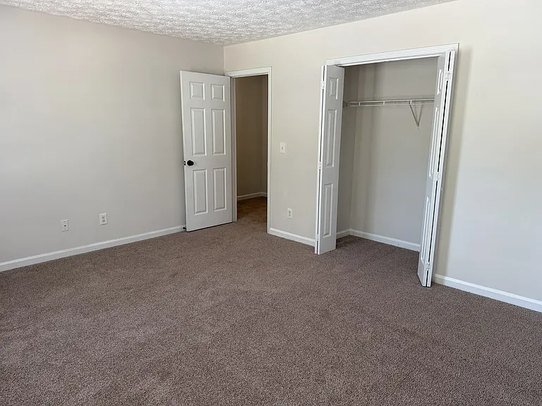 Cresthill Townhomes — Photo 16