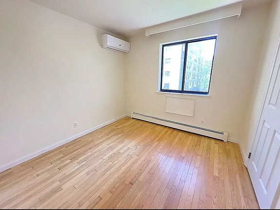 3rd image of 12-01 26th Ave #1A