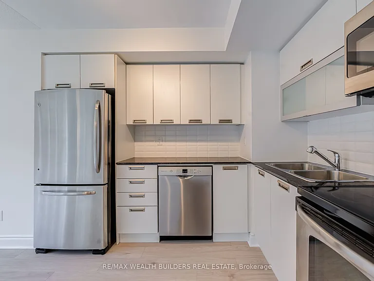 28 Ted Rogers Way #1212 — Photo 25